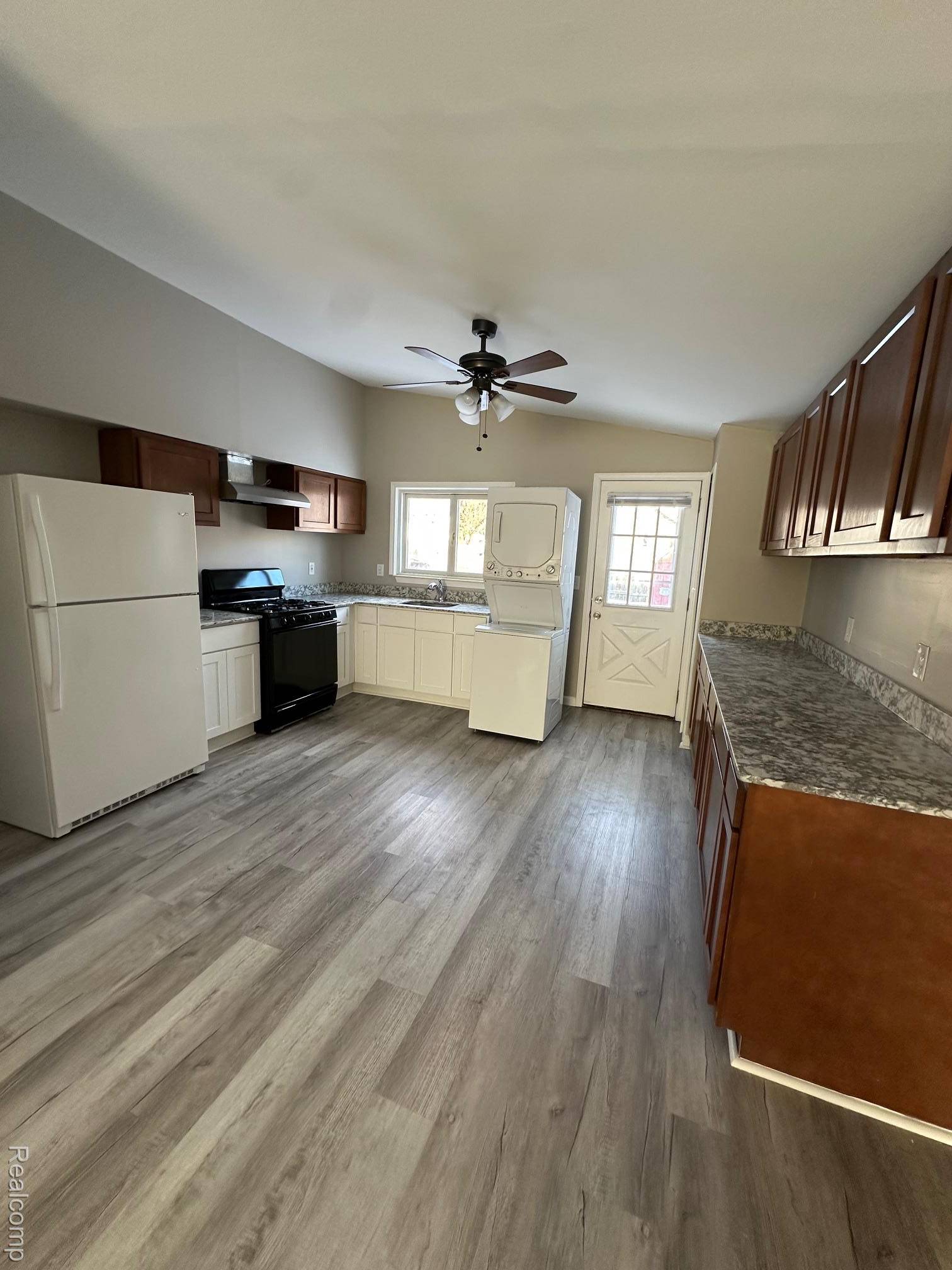 Hazel Park, MI 48030,23368 Tawas AVE