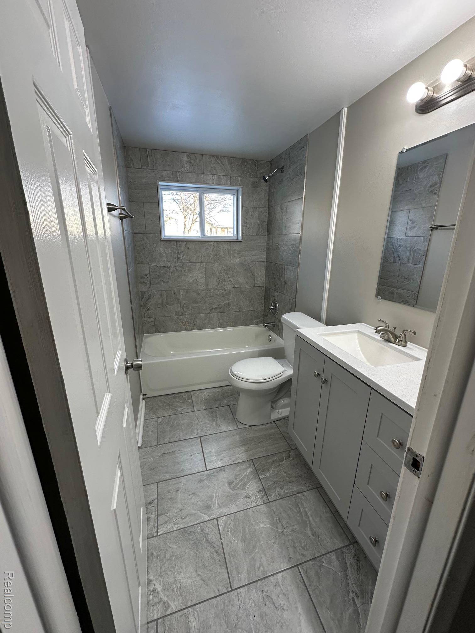 Hazel Park, MI 48030,23368 Tawas AVE