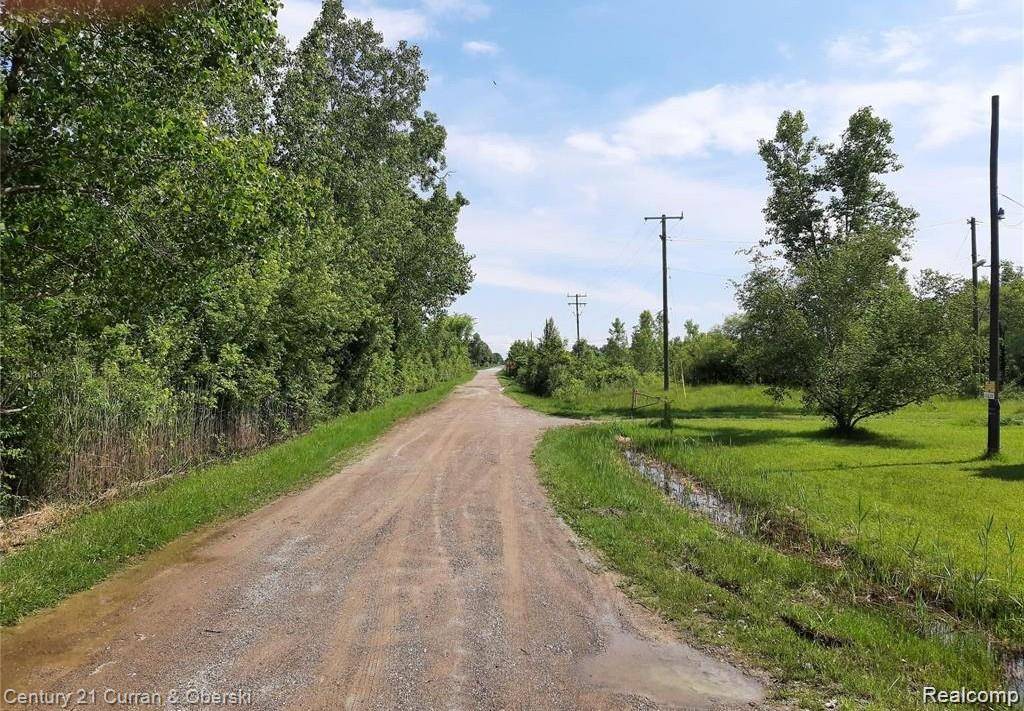 16620 Vining RD, Romulus, MI 48174