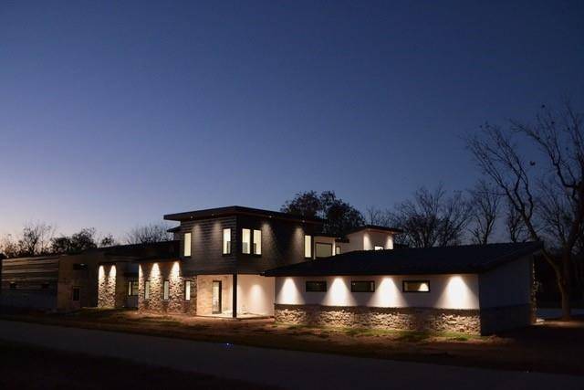 Granbury, TX 76049,9003 King Air Drive