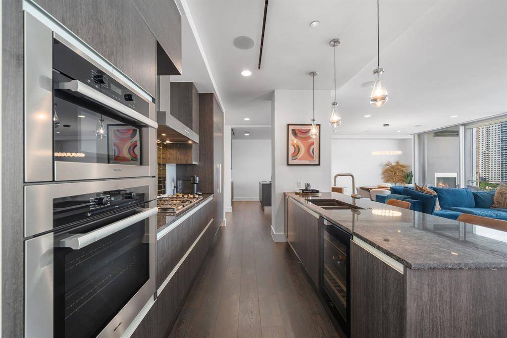 Dallas, TX 75201,Address not disclosed