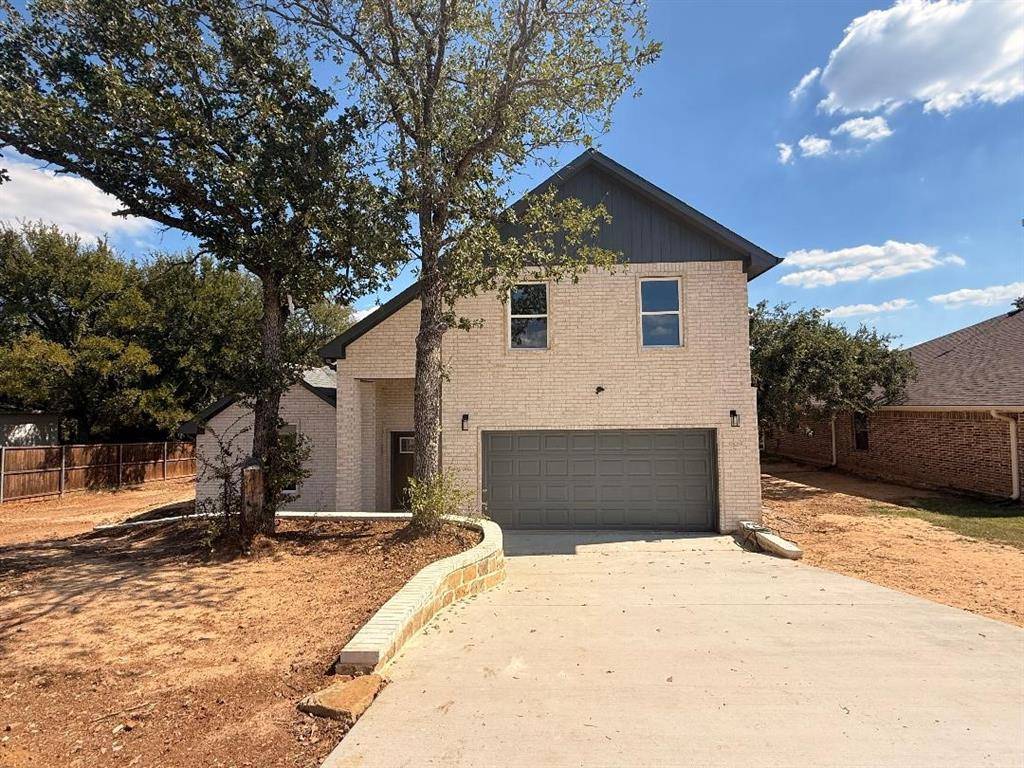 Mineral Wells, TX 76067,504 BELLAIRE Circle