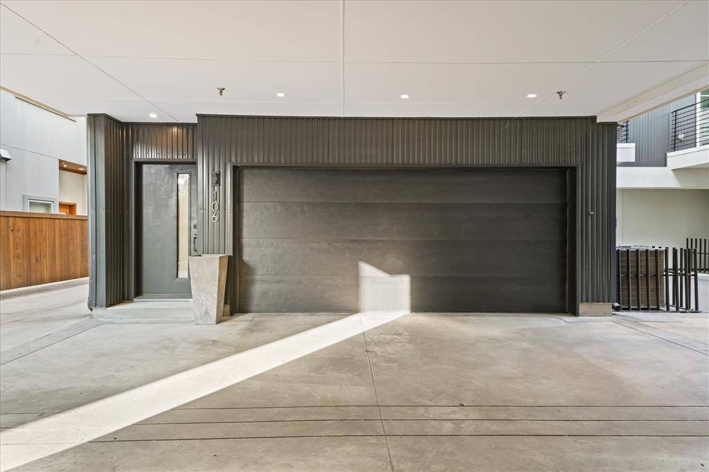 Dallas, TX 75204,2001 N Prairie Avenue #106