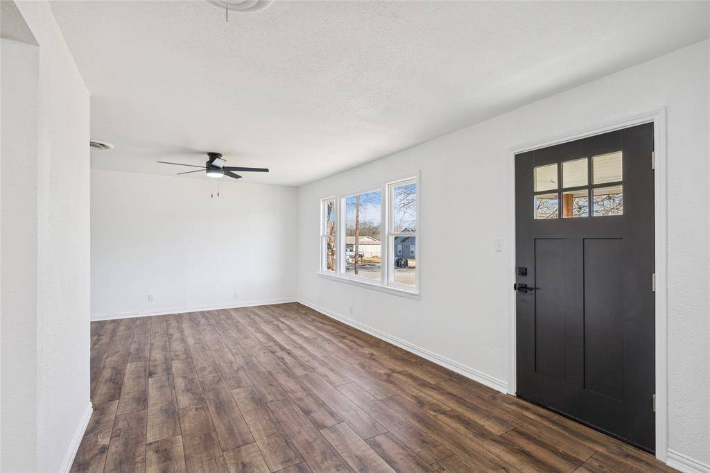 Cleburne, TX 76033,1301 N Douglas Avenue