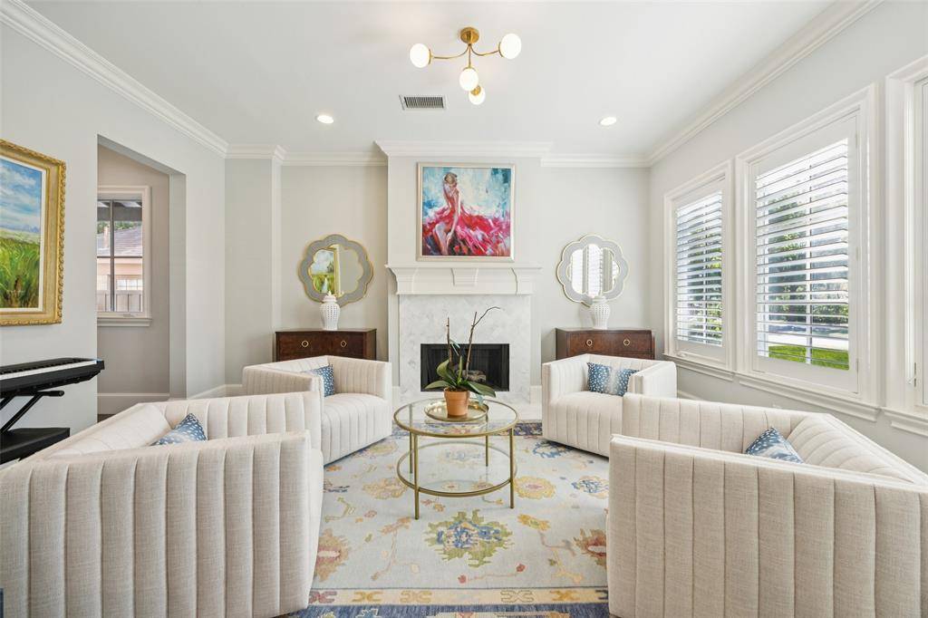 Dallas, TX 75214,6435 Glenrose Court