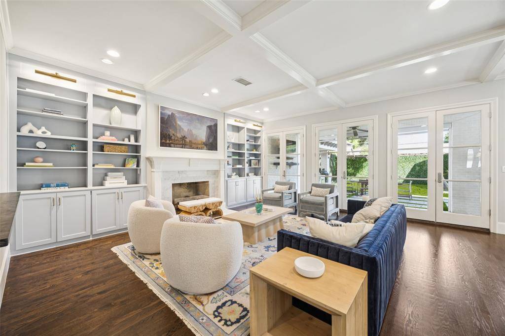 Dallas, TX 75214,6435 Glenrose Court