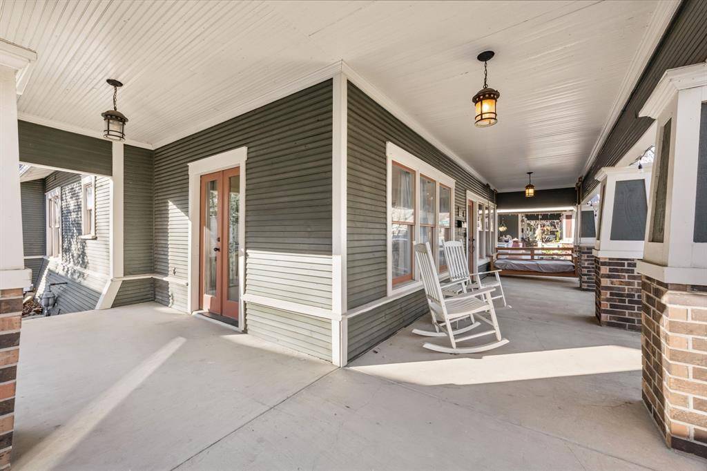 Fort Worth, TX 76110,1906 S Henderson Street