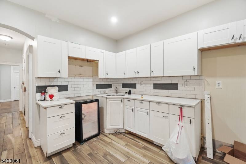 Jersey City, NJ 07305,277 Van Nostrand Ave