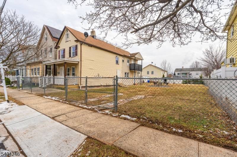 Rahway City, NJ 07065,337 Lafayette St