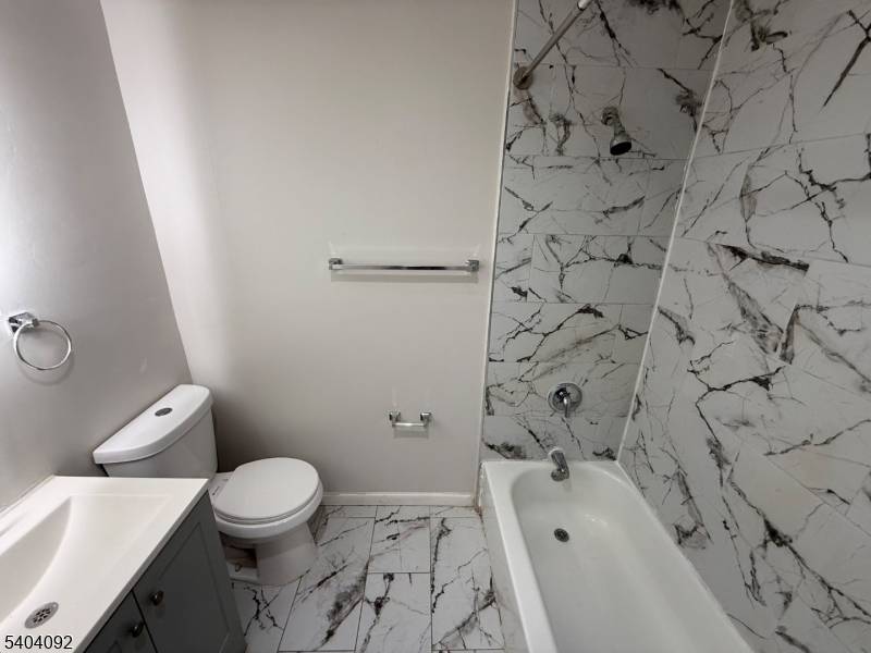 Newark City, NJ 07106,28 Kenmore Ave