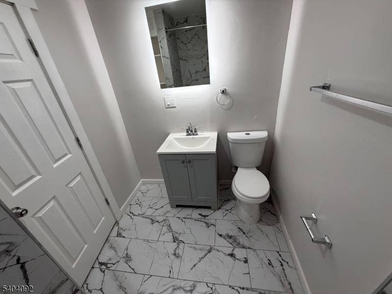 Newark City, NJ 07106,28 Kenmore Ave