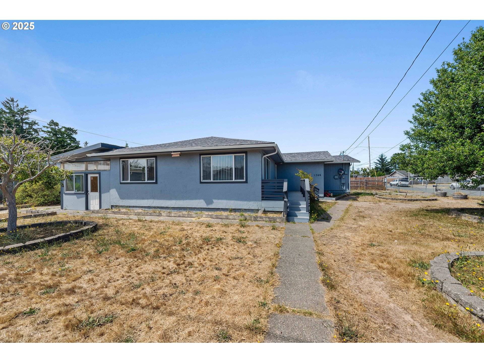 Coos Bay, OR 97420,1366 LAKESHORE DR