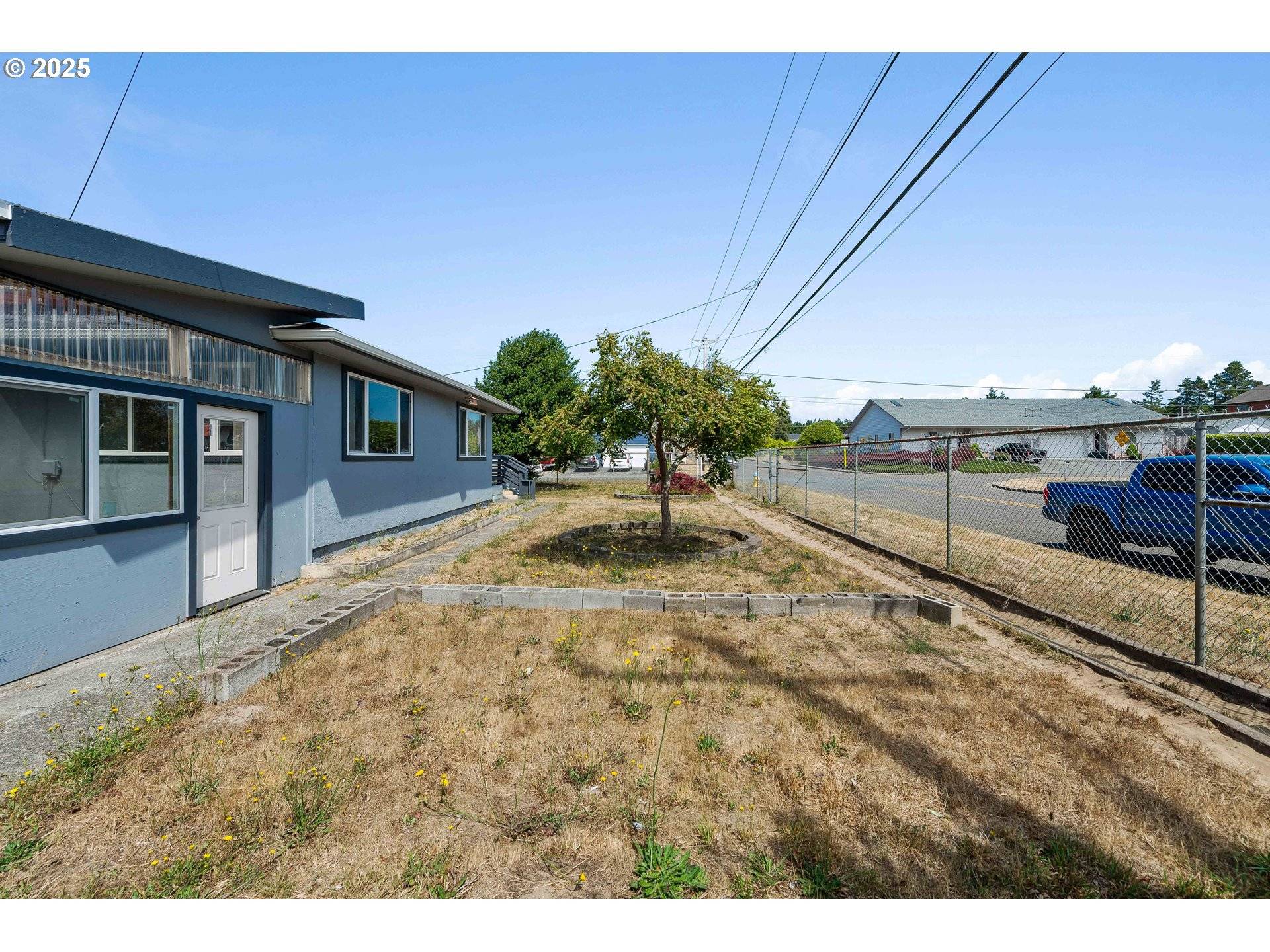 Coos Bay, OR 97420,1366 LAKESHORE DR