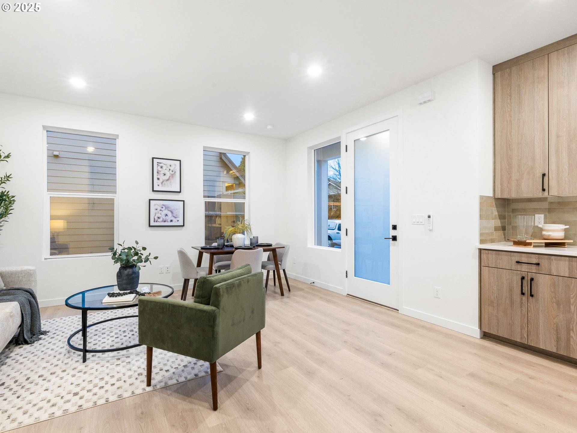 Portland, OR 97203,8330 N Bank ST