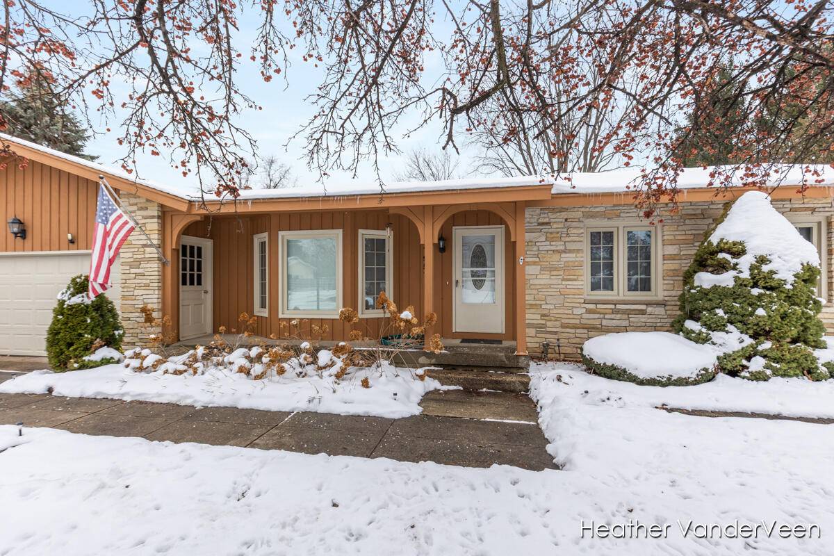 Jenison, MI 49428,7951 Engelhurst CT