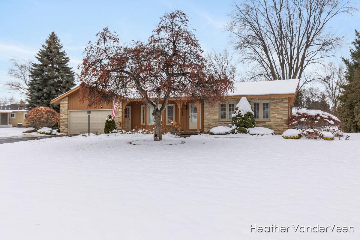 Jenison, MI 49428,7951 Engelhurst CT