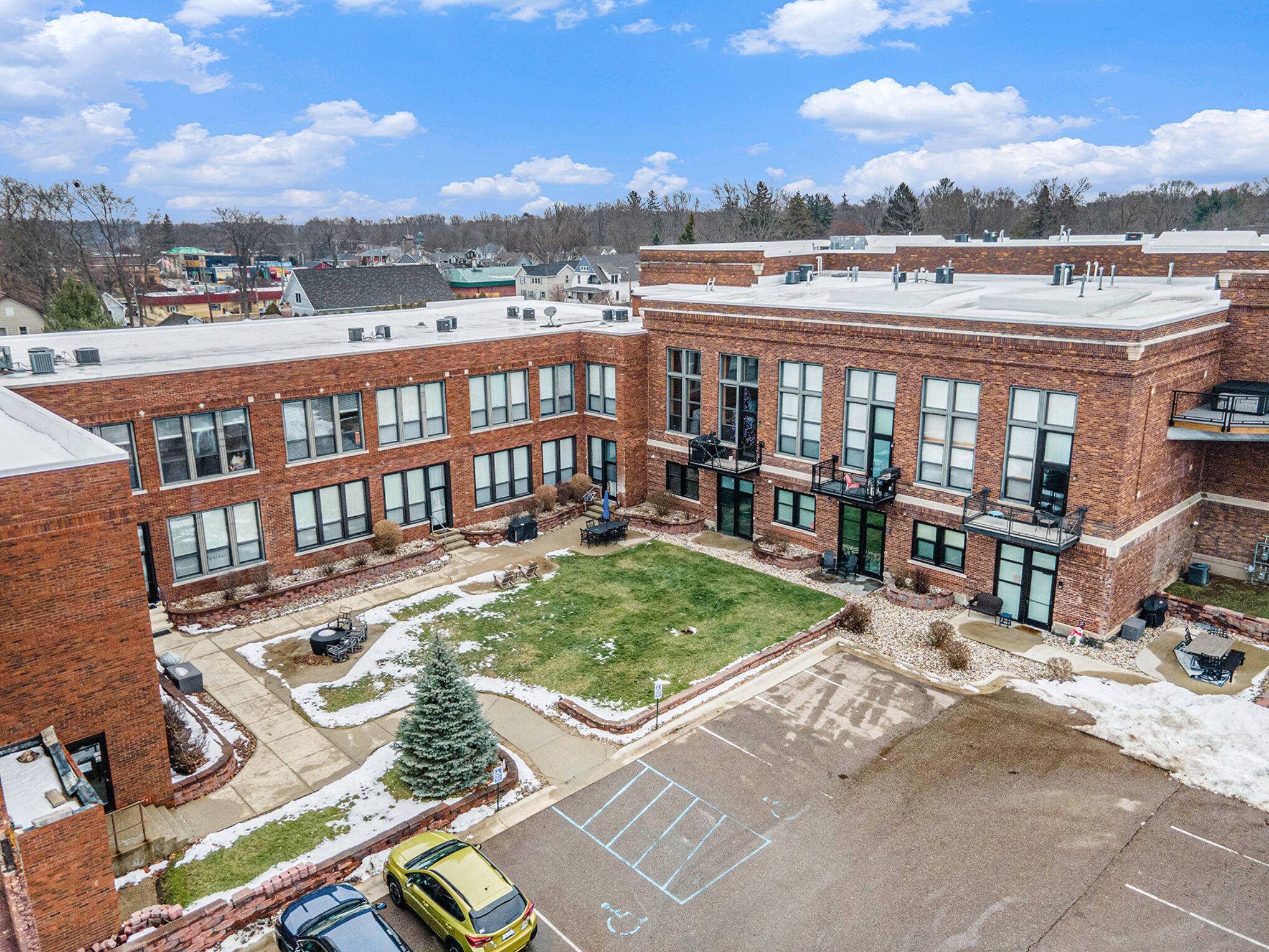 South Haven, MI 49090,460 Broadway ST #102