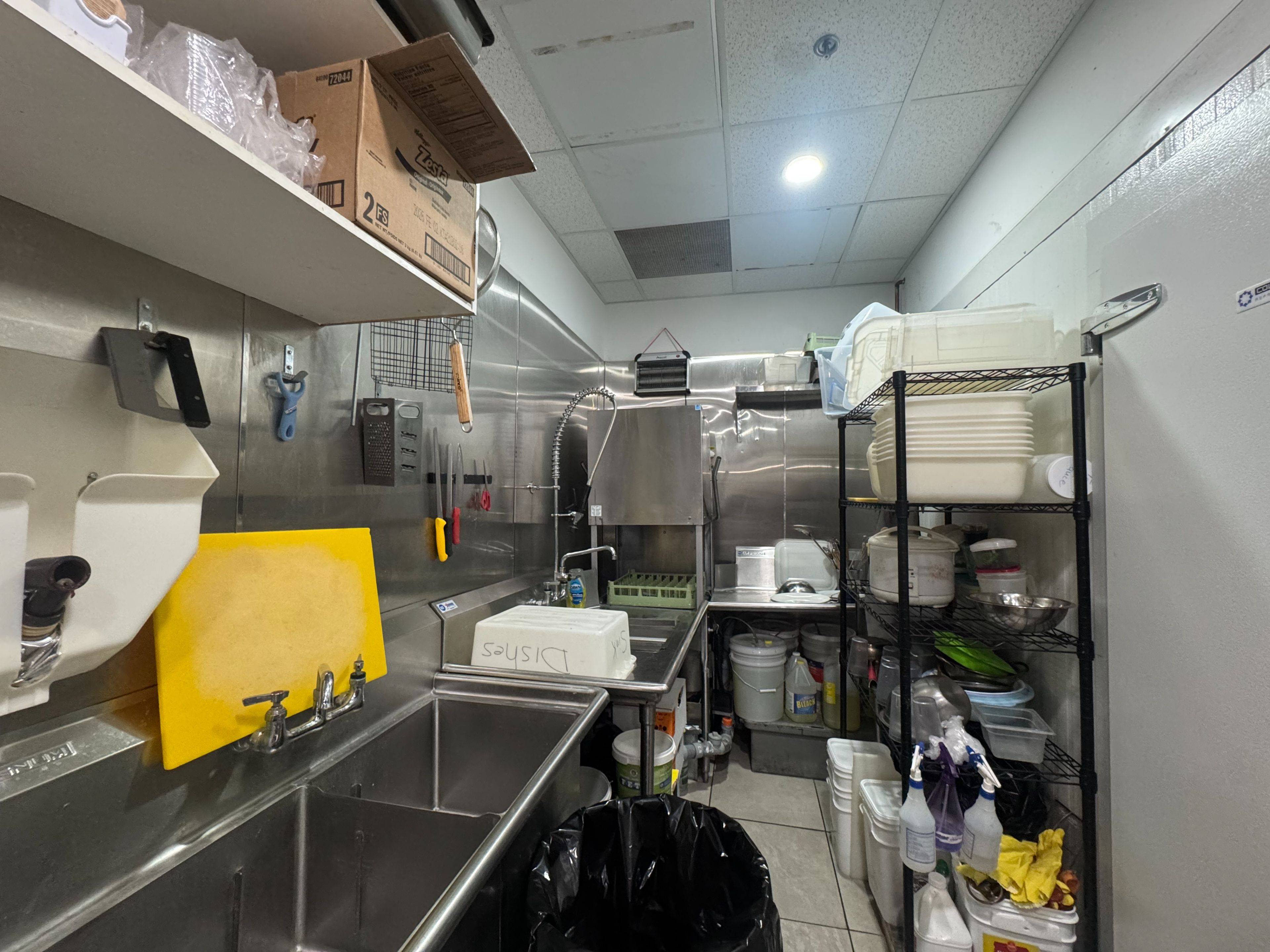 Toronto C15, ON M2J 5A9,2550 Victoria Park AVE #3