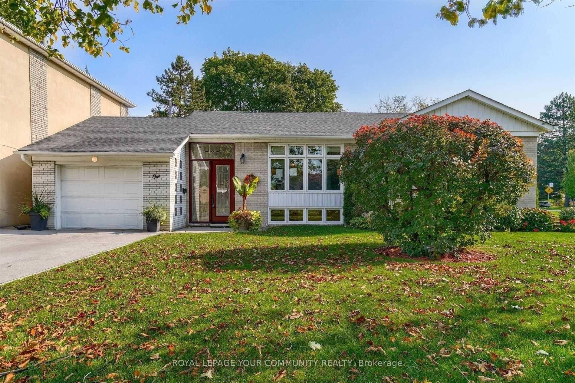 Toronto C13, ON M3B 2Y4,1 Yewfield CRES