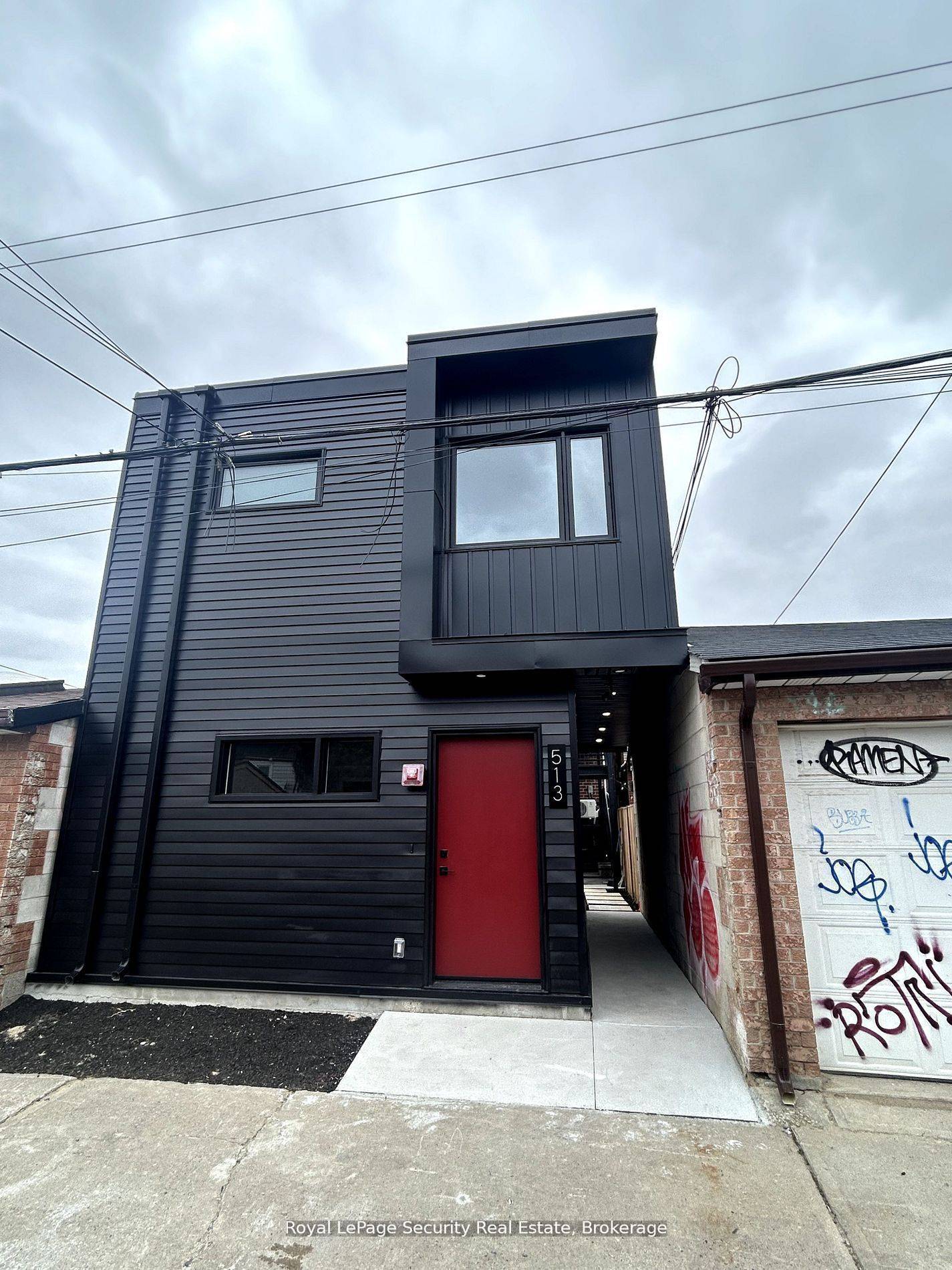 Toronto C01, ON M6G 3T3,513 Ossington ST #Laneway