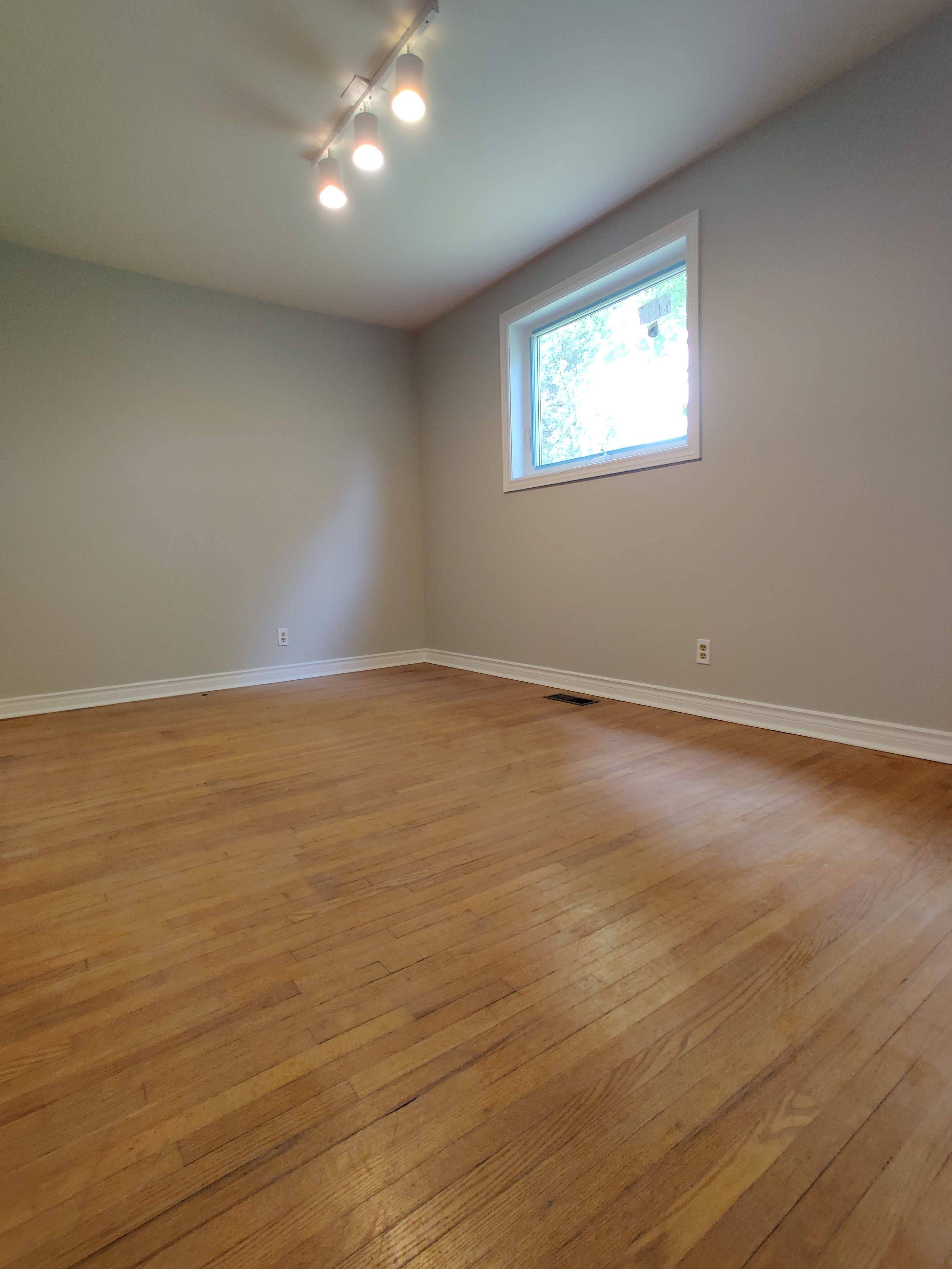 Toronto C15, ON M2J 2B7,34 Kingland CRES #Lower