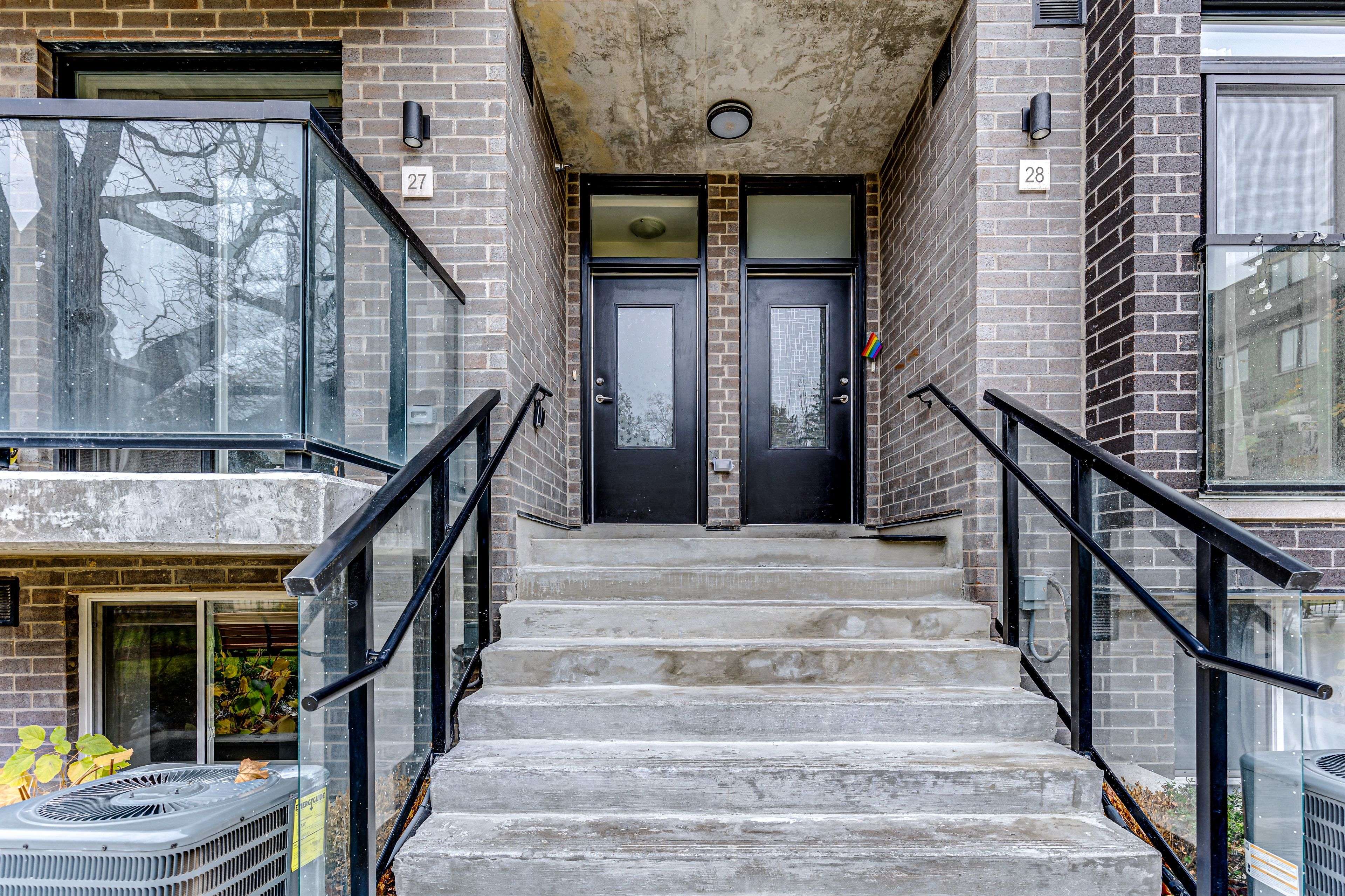 Toronto C14, ON M2M 0B8,51 Winlock PARK #27