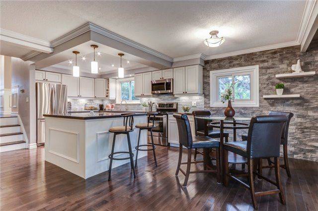 Oshawa, ON L1G 5Z1,209 Central Park BLVD N