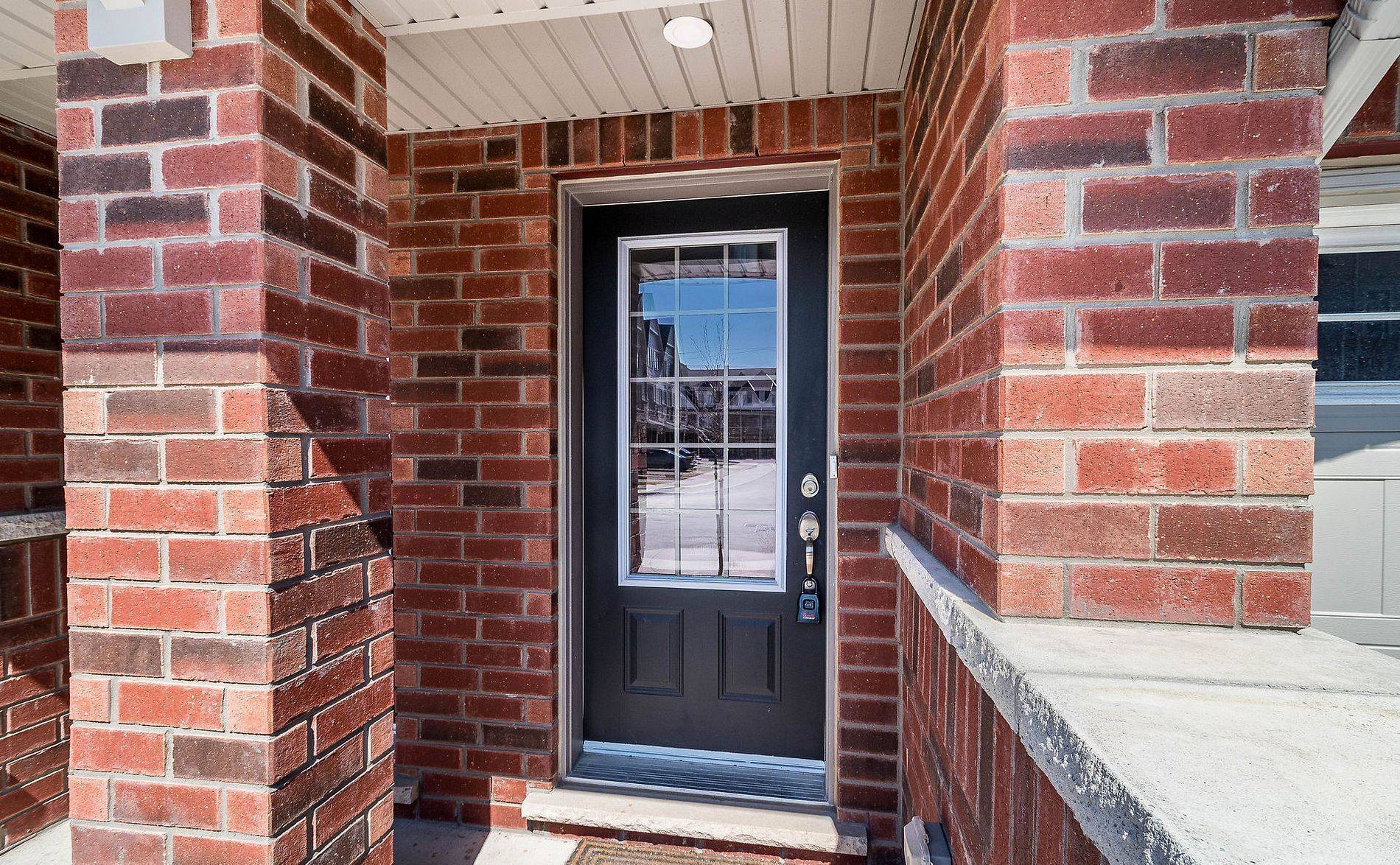 Oshawa, ON L1L 0P9,2560 Barbarolli PATH #109