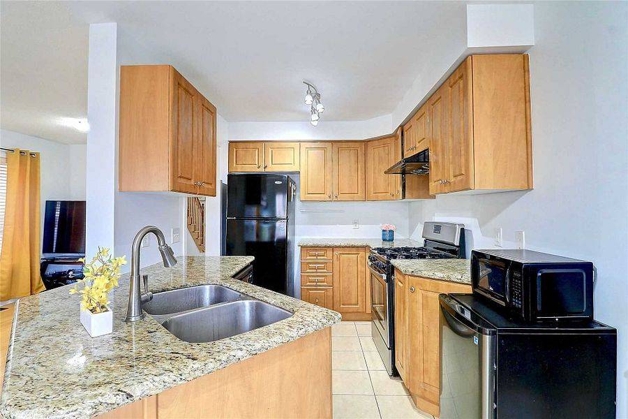 Toronto E11, ON M1X 0A9,17 Rivitt PL #Main