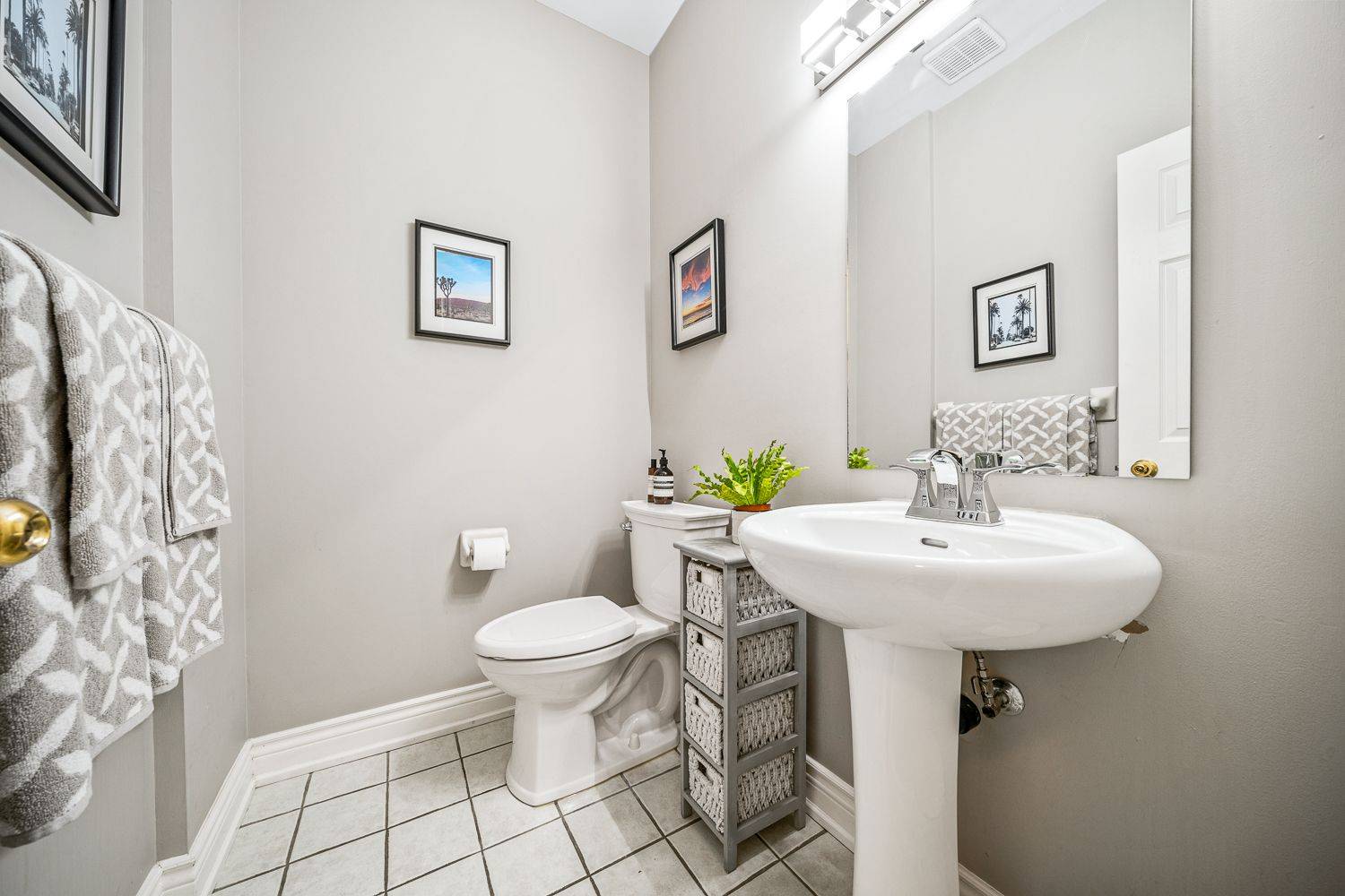 Pickering, ON L1V 7A4,432 Woodsmere CRES