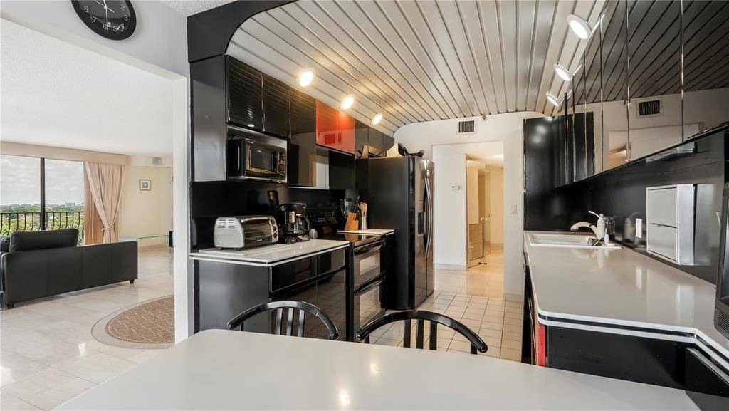 Surfside, FL 33154,8877 Collins Ave #1107