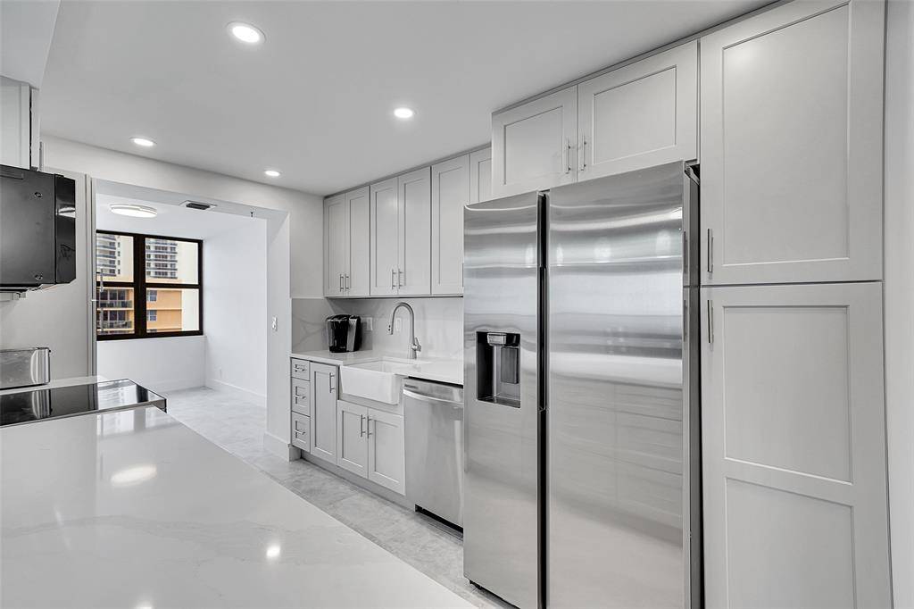 Hollywood, FL 33019,2301 S Ocean Dr #1701