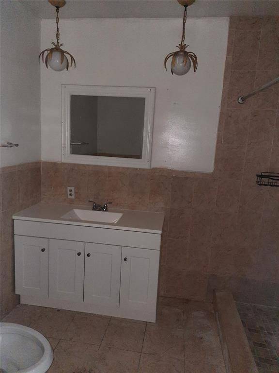 Lauderdale Lakes, FL 33311,3515 NW 28th St