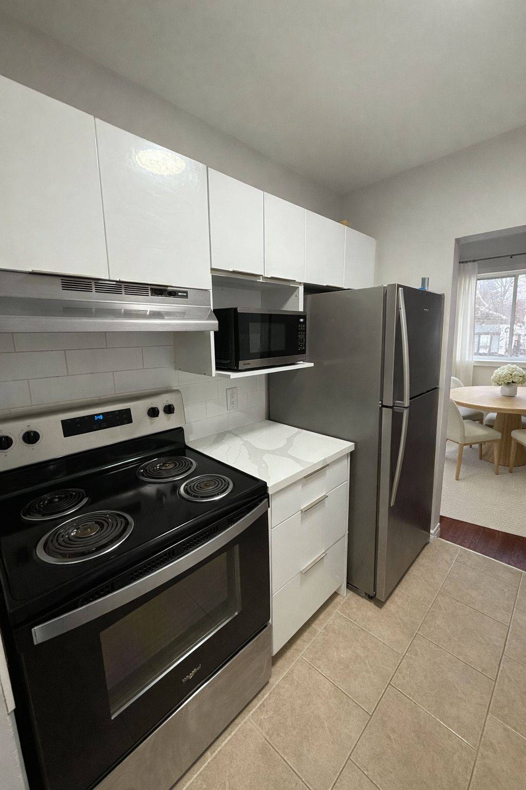 Newmarket, ON L3Y 2S9,370 Penn AVE #203