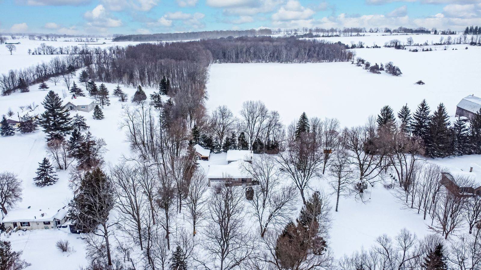 Innisfil, ON L0L 1K0,5853 Yonge ST