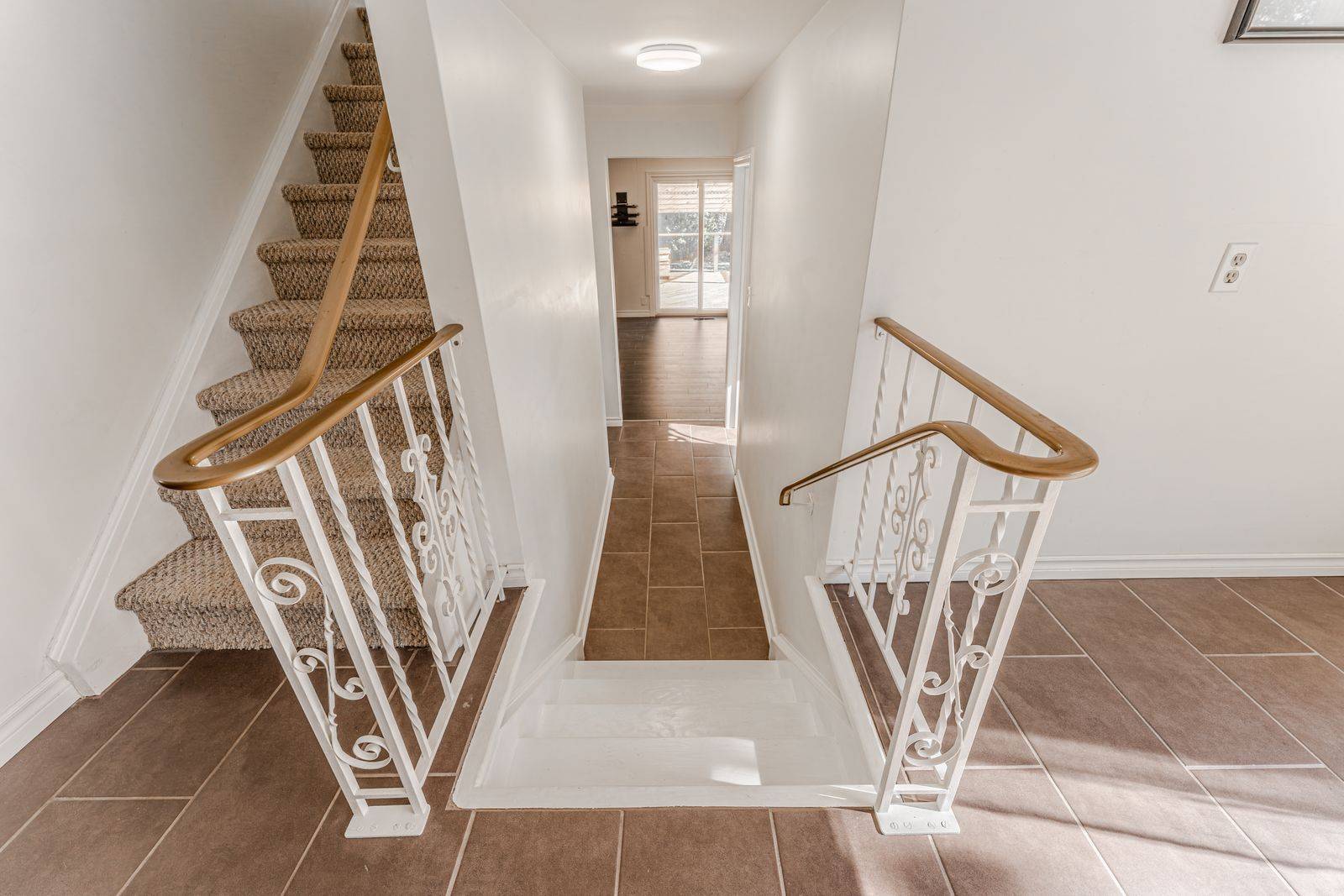 Innisfil, ON L0L 1K0,5853 Yonge ST