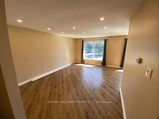 Newmarket, ON L3Y 1A7,331 Roywood CRES #MAIN