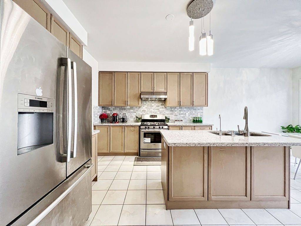 Markham, ON L6C 0R2,106 Hua Du AVE