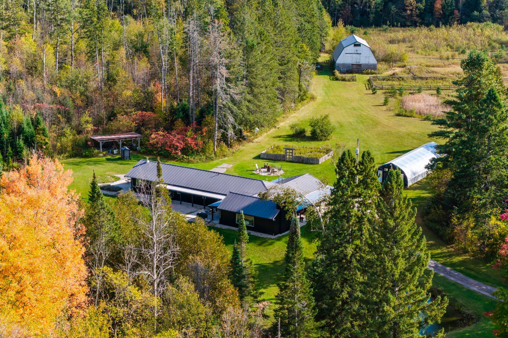 Springwater, ON L9X 0M1,1076 Beaver LN