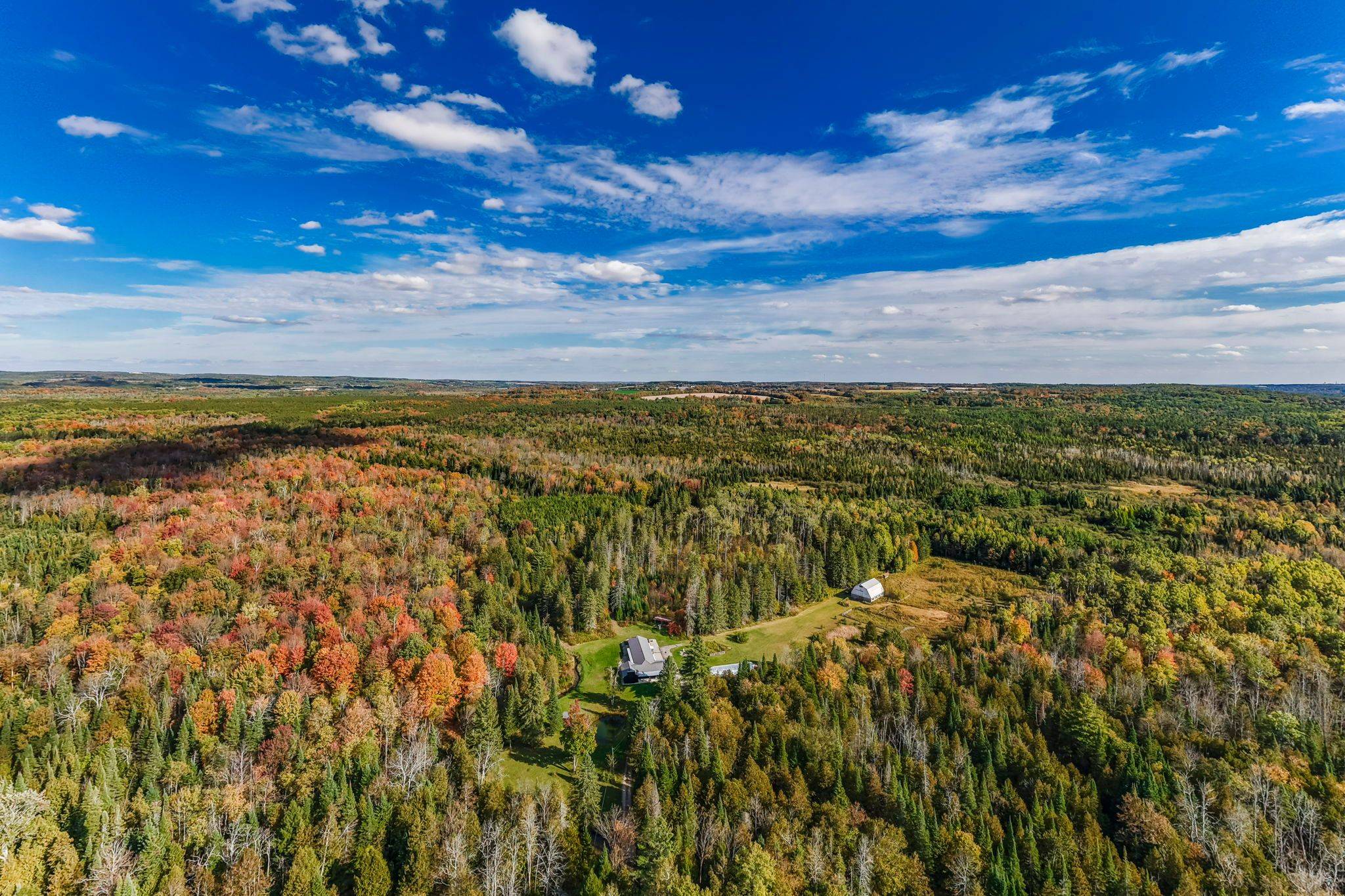 Springwater, ON L9X 0M1,1076 Beaver LN