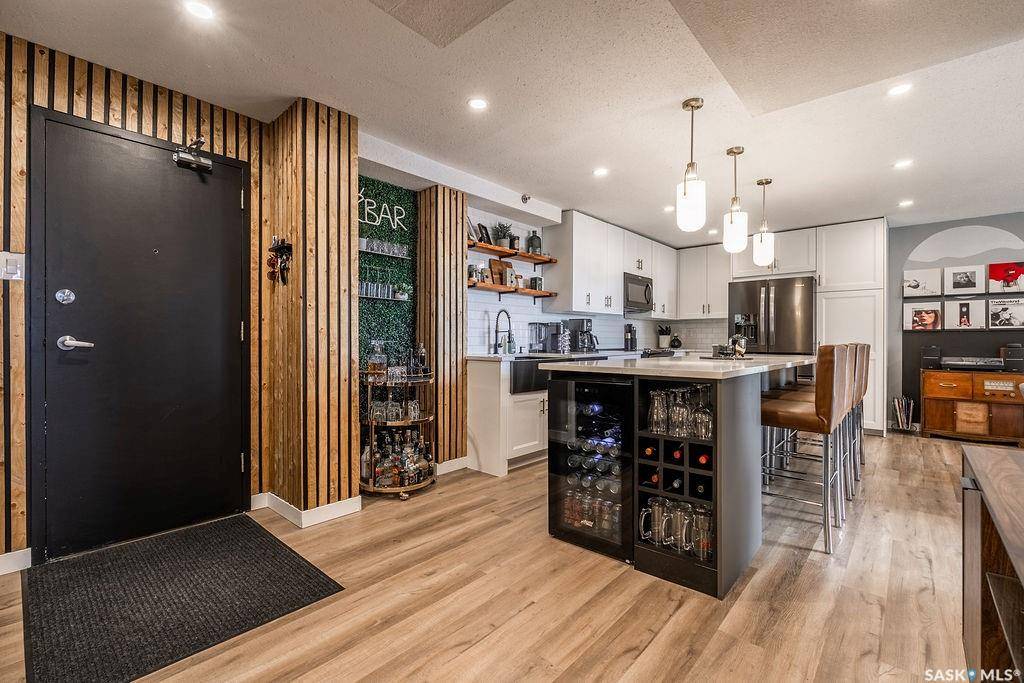 Saskatoon, SK S7K 2P5,320 5th AVENUE N #1701