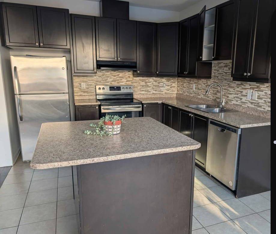 Milton, ON L9T 8P2,1059 Savoline BLVD #UPPER LEVEL