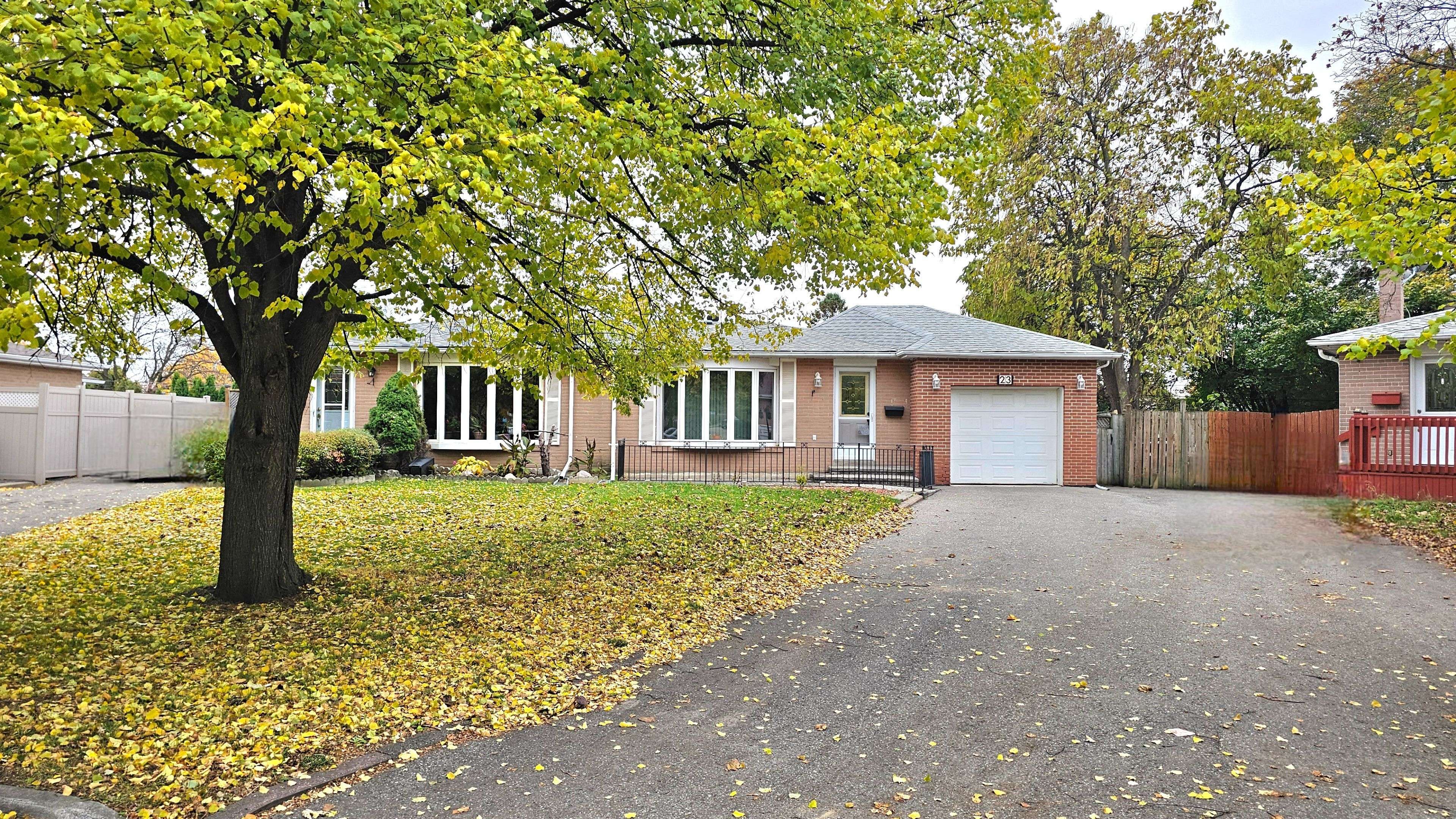 Brampton, ON L6T 1M8,23 Brookdale CRES