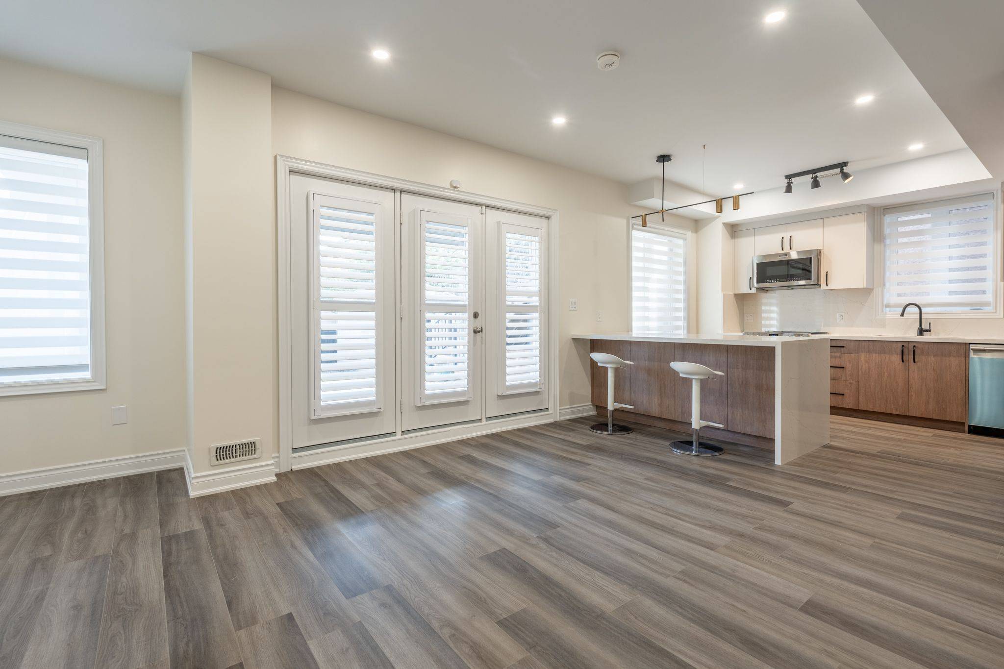 Oakville, ON L6H 7J7,2339 Awenda DR #A