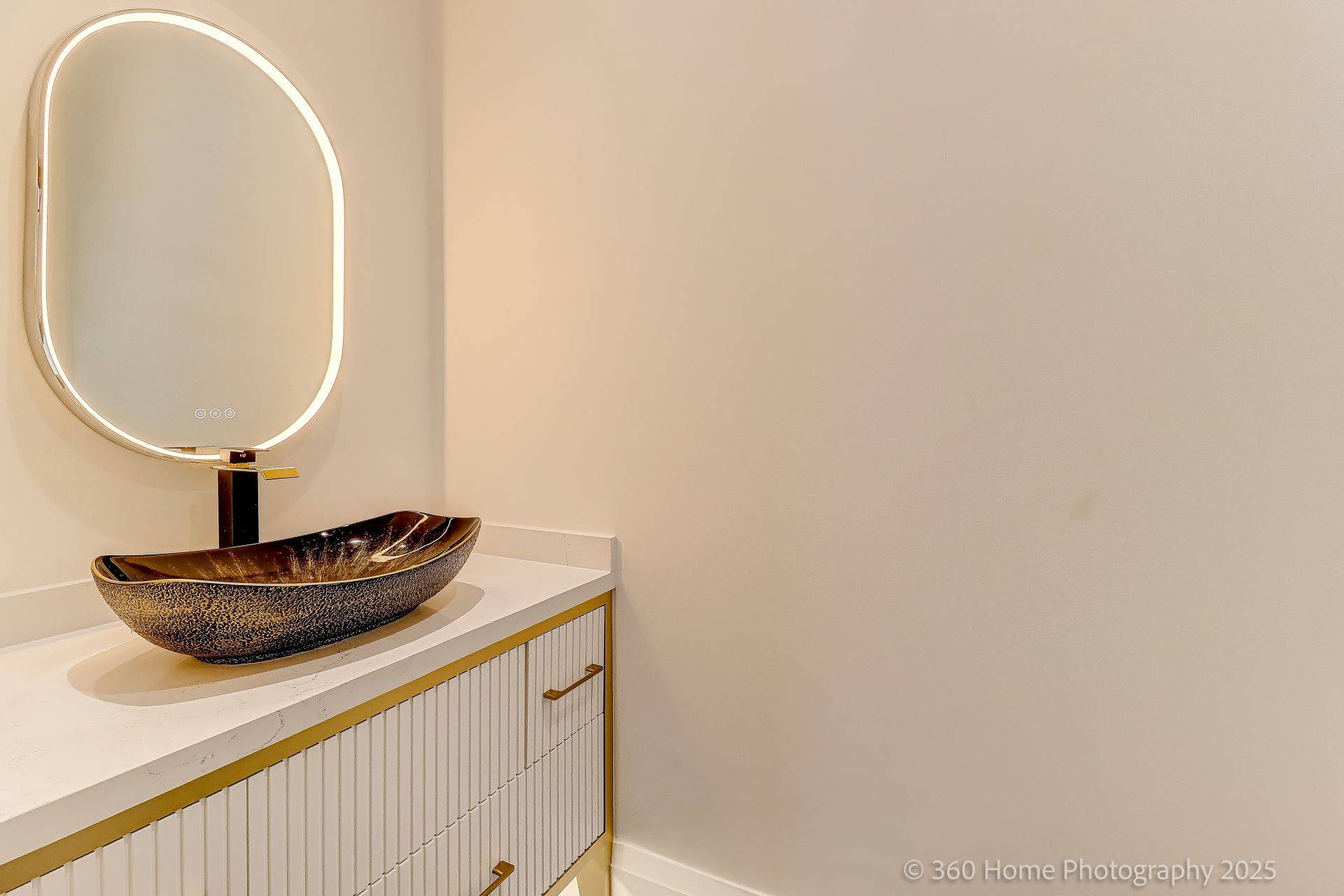 Mississauga, ON L5H 2P6,28 PINE AVE