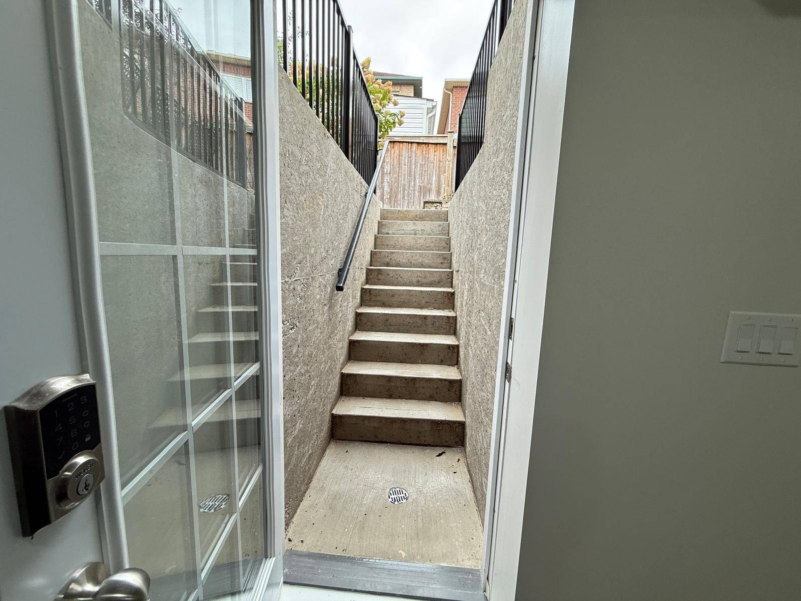 Milton, ON L9T 0T3,429 Stringer CIR