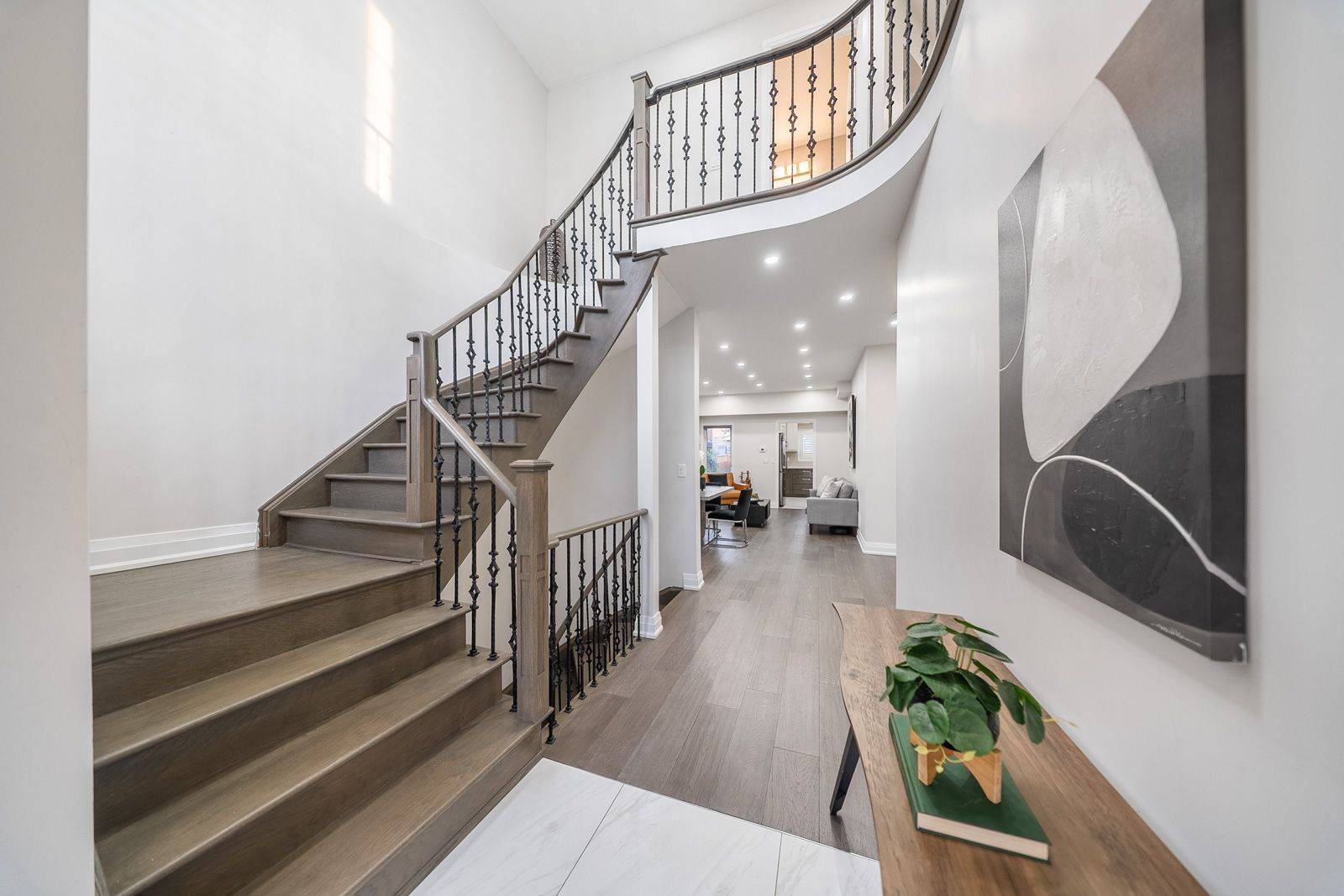 Mississauga, ON L5W 1T6,656 Kaiser DR