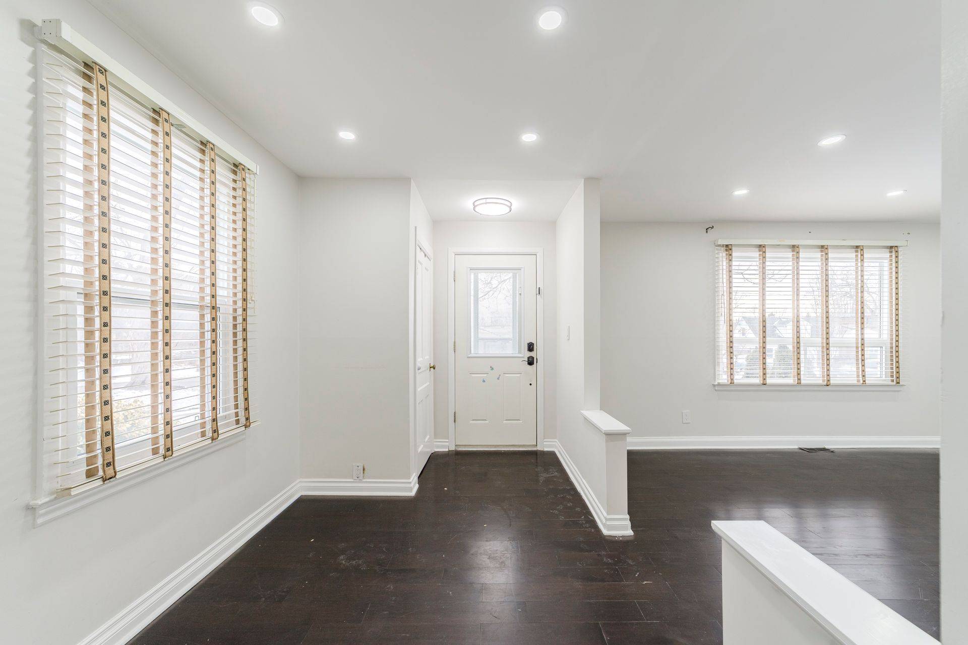 Toronto W05, ON M9M 1K5,102 Aura Lea BLVD