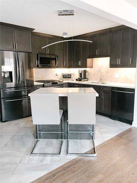 Orangeville, ON L9W 3X6,124 Parkinson CRES #36