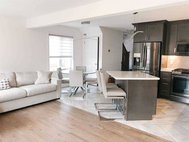 Orangeville, ON L9W 3X6,124 Parkinson CRES #36